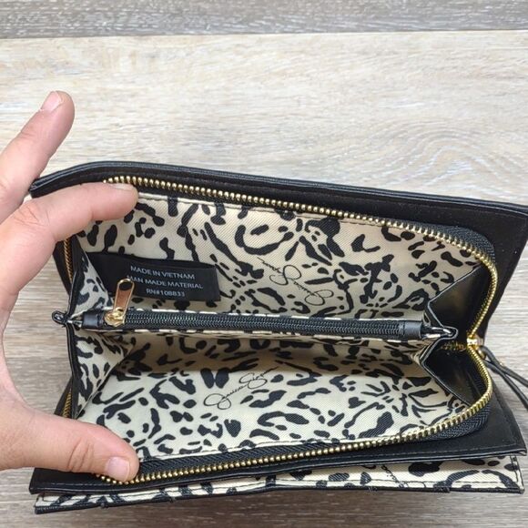 1008-6 Jessica Simpson Black and White Patterned Women's wallet - Picture 4 of 11